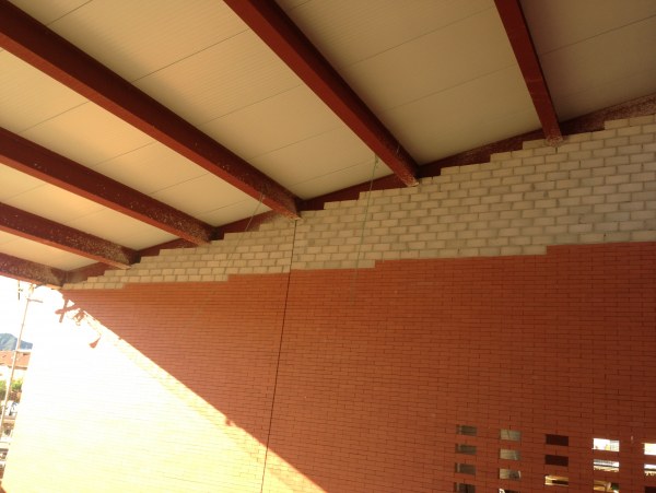 Estructura y cerramientos de panel sandwich para techo de marquesinas - Adjudicación ampliación -  Colegio Público de Educación Infantil. María de Huerva (Zaragoza)